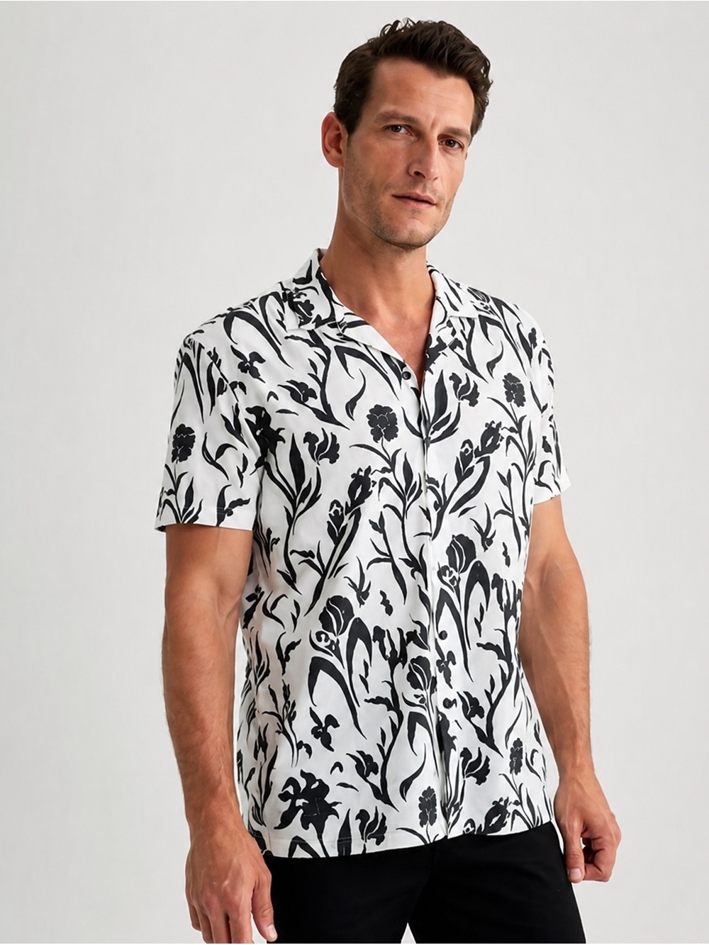 Zara Black & White Floral Short-Sleeve Button-Down Shirt